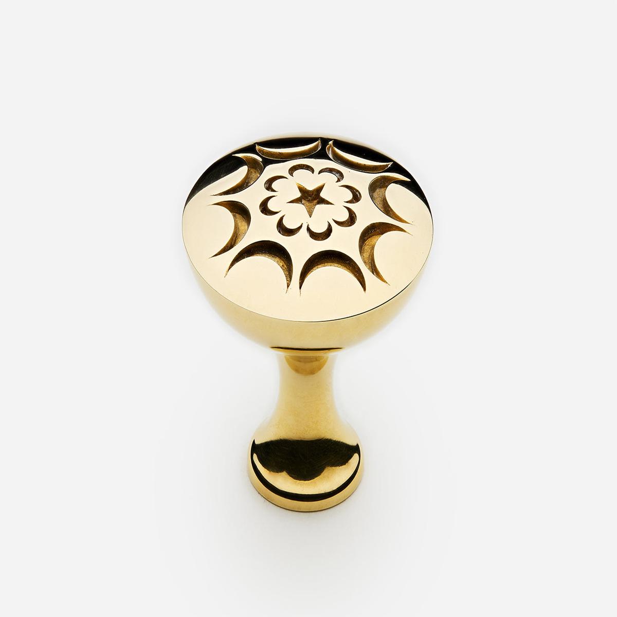 Crescent Knob - Standard | Polished Brass (Lacquered)