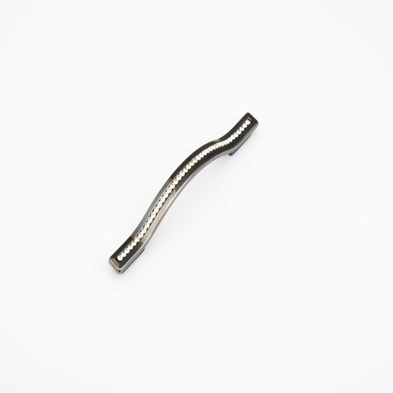 Schaub Pull, Black Chrome w/crystals, 128/160 mm cc 302-BC